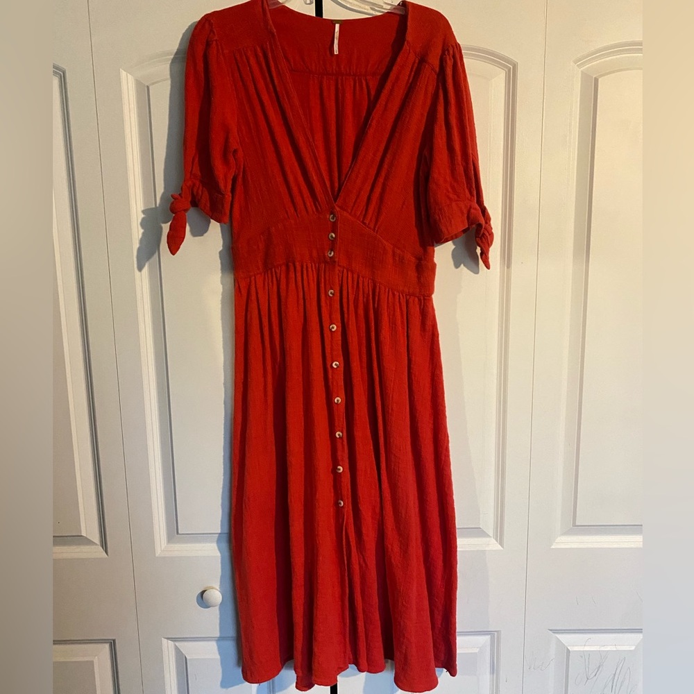 This dress embraces you with comfort and color! You will feel beautiful in it.